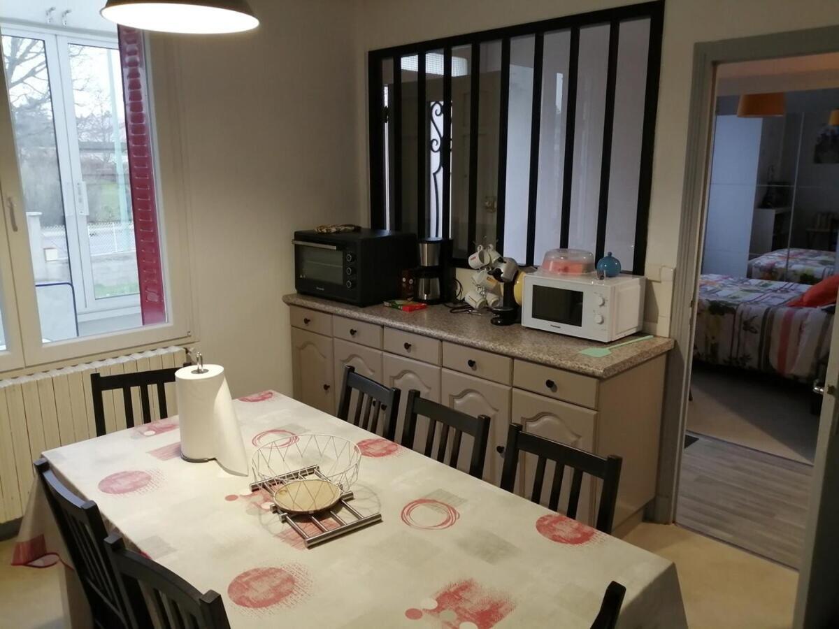 Saint-Germain-LembronGite Pavillon Kifadonfe 3 Ch Avec Cour Et Jardin Clos别墅 外观 照片