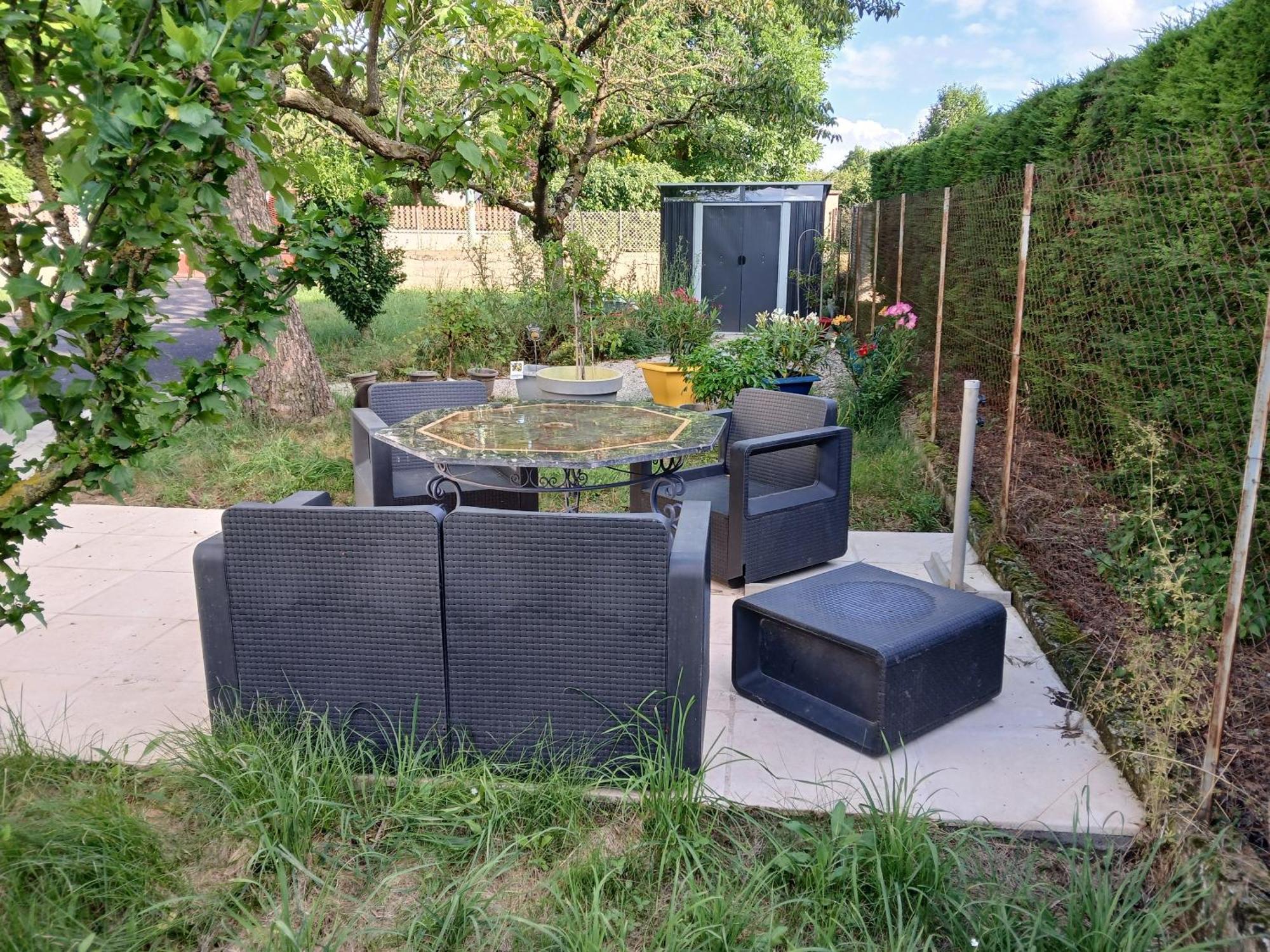 Saint-Germain-LembronGite Pavillon Kifadonfe 3 Ch Avec Cour Et Jardin Clos别墅 外观 照片